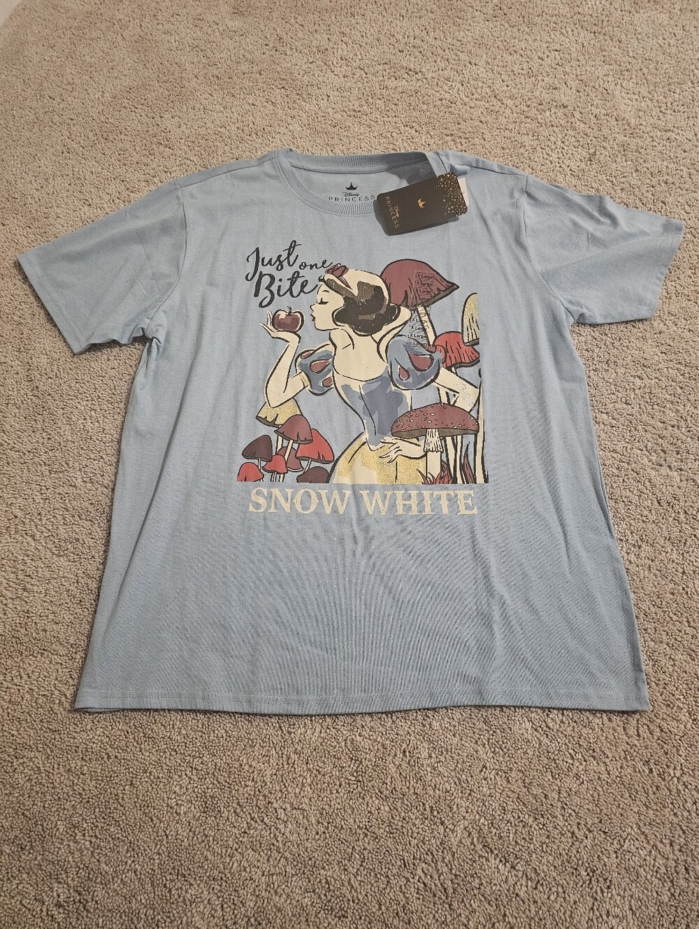 Disney Princess Snow White “Just One Bite” Graphic Tee XL NWT